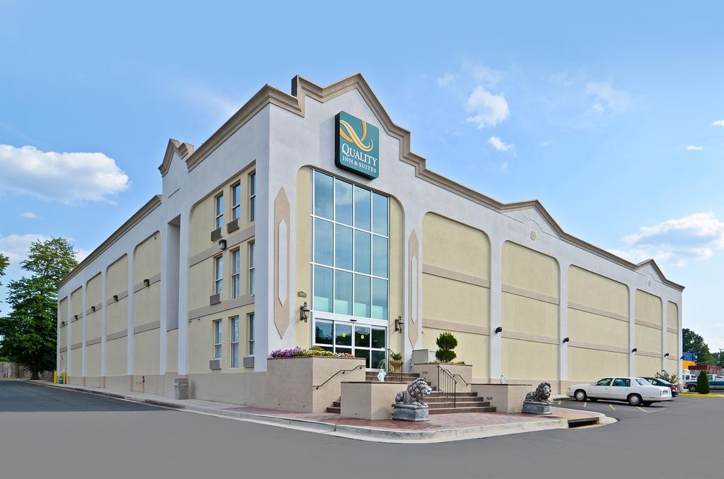 Stayapt Suites Alexandria-Fort Belvoir Exterior photo