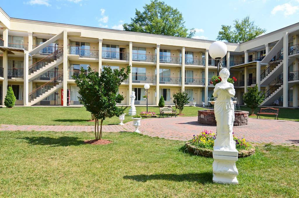 Stayapt Suites Alexandria-Fort Belvoir Exterior photo